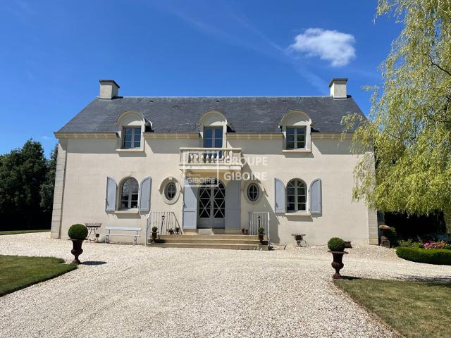 A VENDRE AGENCE GIBOIRE DEMEURE D'EXCEPTION AUX PORTES DE RENNES DE PLUS DE 227m2 SUR UN PARC ARBORE DE 2355 m2