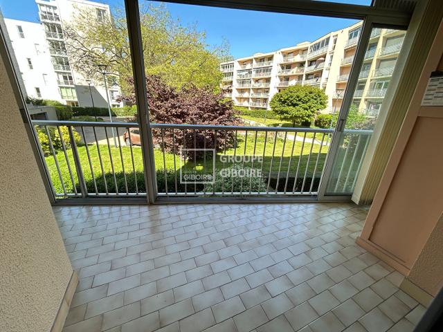 A vendre Agence Giboire RENNES Sainte Thérèse Appartement d'environ 78m2 avec cave et garage fermé