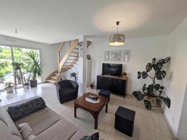 A VENDRE AIGNE MAISON CONTEMPORAINE 3 CHAMBRES GARAGE JARDIN
