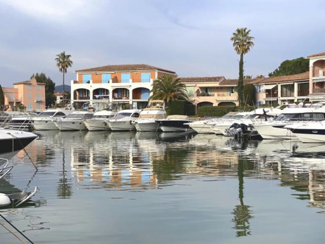 A VENDRE AMARRAGE PLEINE PROPRIETE PORT COGOLIN