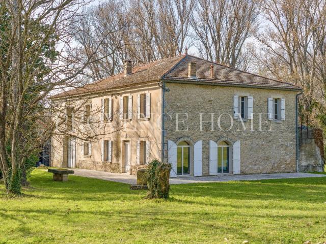 A Vendre Ancienne Maison Bourgeoise Et Cave Viticole A Renov. 200m² Robion