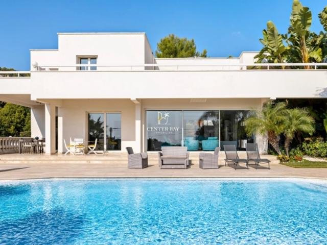 A VENDRE Antibes Villa d'Exception 240 m2 Élégance, Calme et Vue Mer