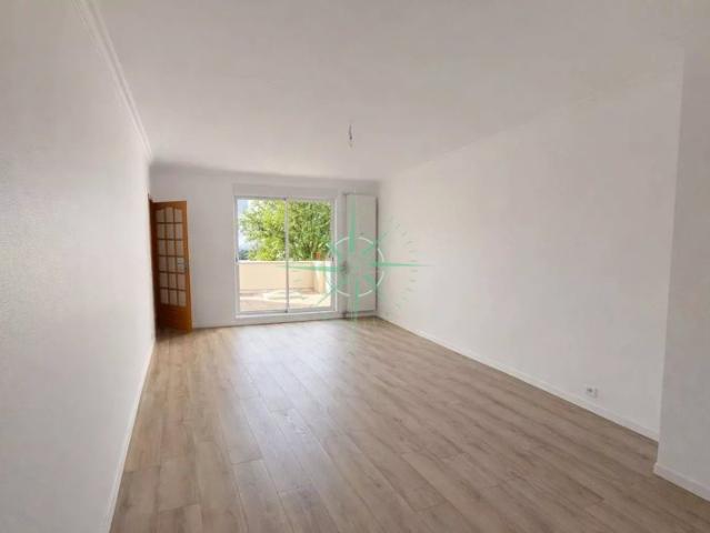 À VENDRE – Appartement 4 pièces – 85m² – Terrasse 24m² – parking et cave