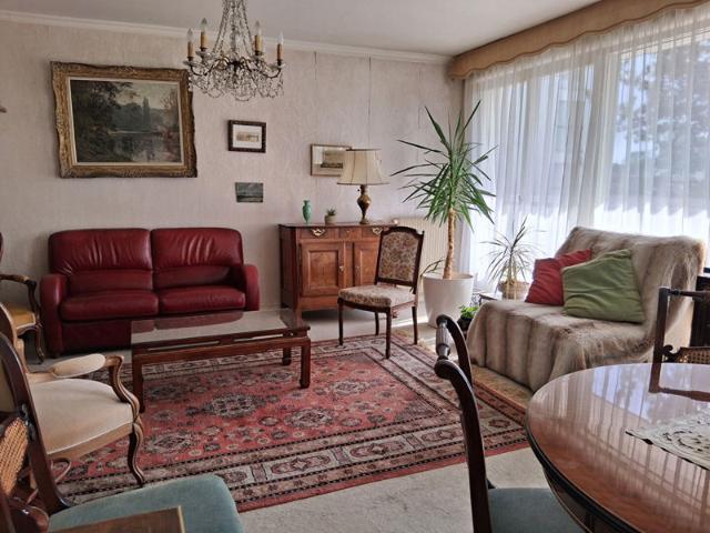 Appartement à vendre, 4 pièces/ 3 chambres/ 93m² /box /ascenseur, centre ville de Rennes