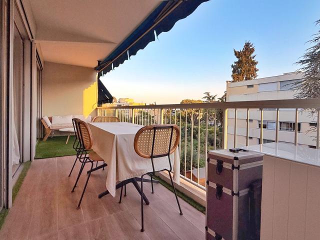 A VENDRE Appartement 4 pièces à Nice Corniche Fleurie