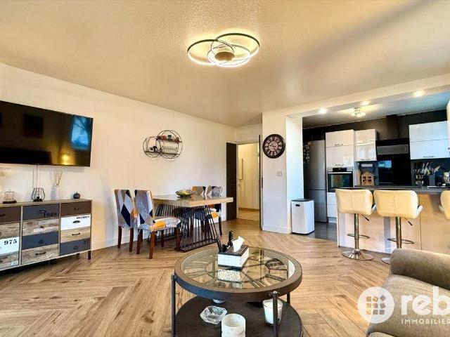 À Vendre – Appartement 4 Pièces avec Terrasse, double parking et