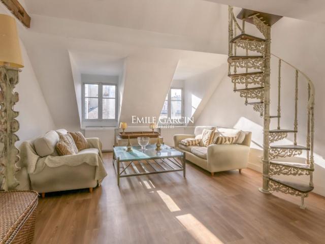 A vendre appartement 47 m² Paris 75007 Saint Germai