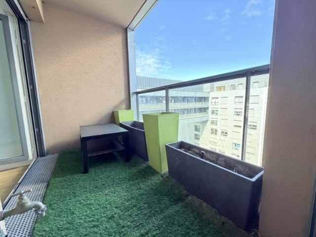 A vendre Appartement 2 pièces avec balcon, cave et parkin