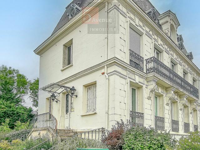 À vendre Appartement 2 pièces de 60 m2 à Lamorlaye