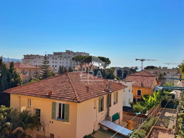 A VENDRE Appartement 3 pièces à Nice FERBER Dernier étage