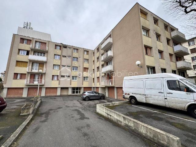 À VENDRE – Appartement 3 pièces à rénover – Clichy sous Bois Sur