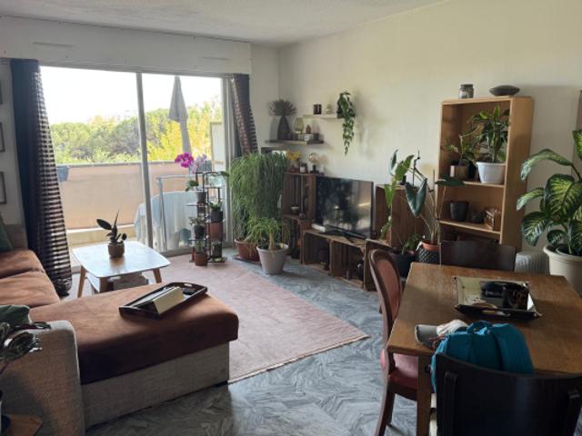 À VENDRE Appartement 3 pièces loué Centre ville de Mande