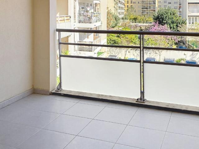 A vendre: Appartement 3 piècesà Toulon +garage Secteur Saint Roch