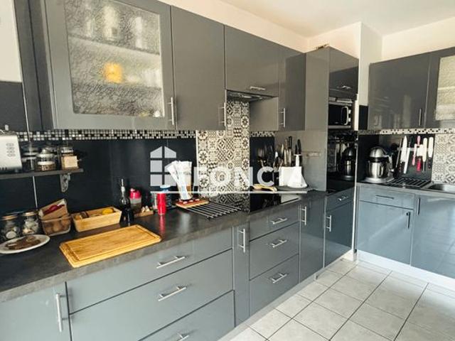 À vendre – Appartement T3 traversant récent avec deux terrasses parking proche commerces