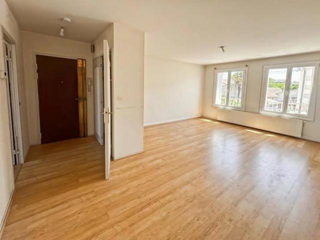 À vendre – Appartement T3 avec ascenseur, parking et cave