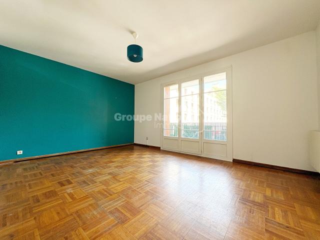A vendre: Appartement T3 de 69 m2 lumineux avec balcon Proche centre ville