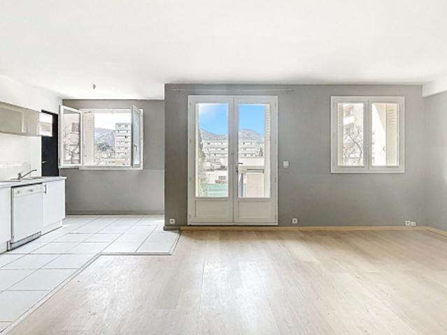 A VENDRE: Appartement T3 de 69m2 avec terrasse de 30m2 secteur Mazargues 13009 Marseille