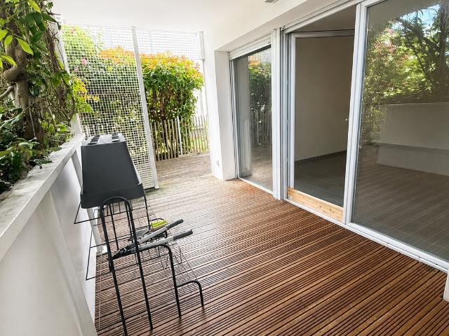 À VENDRE APPARTEMENT T3 LUMINEUX AVEC DOUBLE PARKING