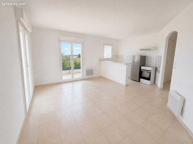 À VENDRE – Appartement T3 lumineux avec terrasse, balcon et parking – 149 000