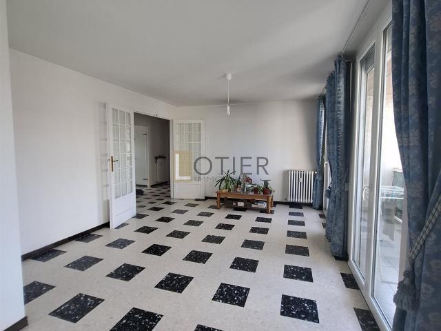À Vendre Appartement T3 Lumineux Avec Terrasse, Box En Sous. 83m² Villeneuve lès Béziers
