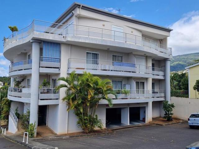 A VENDRE APPARTEMENT T3 ST CLOTILDE A L'ENTRÉE DE LA BRETAGNE ILE DE LA REUNION