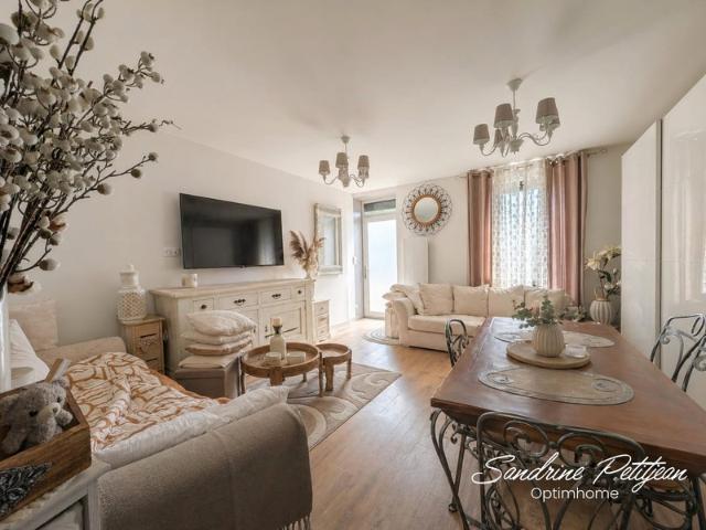 A vendre Appartement T2 57.69m² avec cour Villars les Dombes