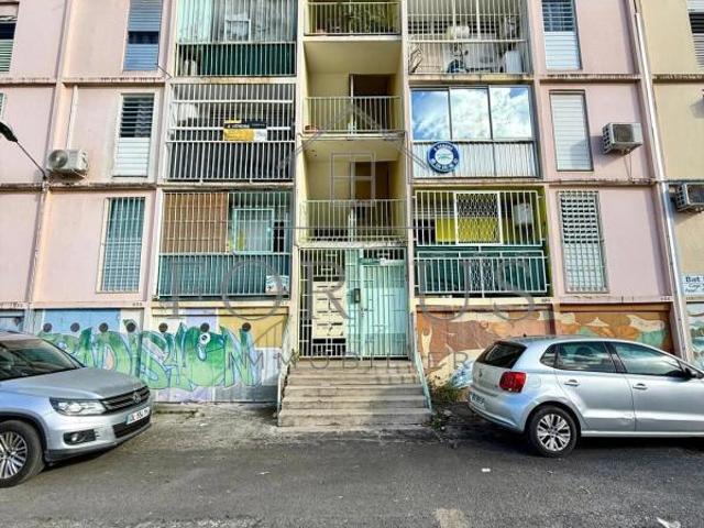 À VENDRE – APPARTEMENT T4 VENDU MEUBLÉ