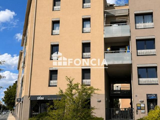 À vendre appartement T4 lumineux avec garage box – Proche centre de Neuville sur Saône