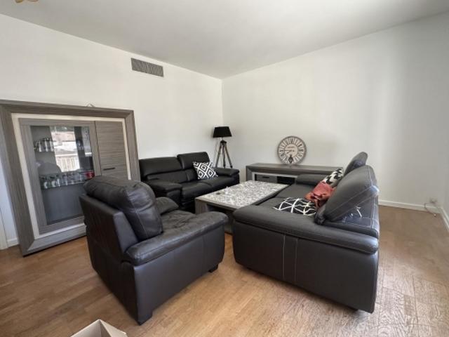 A VENDRE APPARTEMENT T4 PROCHE CHAMPS DE MARS