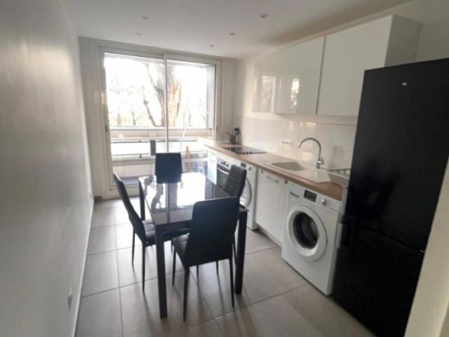 A VENDRE APPARTEMENT T5 MEUBLE 69100 VILLEURBANNE