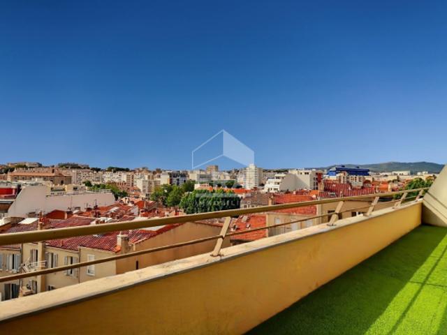 A vendre appartement type 3 de 79m2 avec terrasse de 20m2 à Marseille 13004