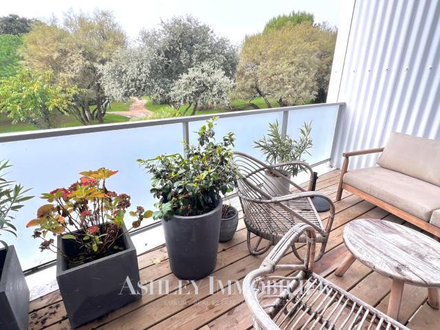 À VENDRE APPARTEMENT TYPE 4 83m2 BALCON À 100M DE LA MER LES MINIMES PARKINGS