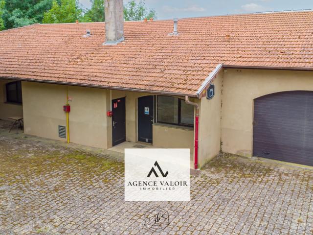 À VENDRE Appartement à aménager de 69 m2 de plain pied avec parking 70 000 € Vigy / Hessange