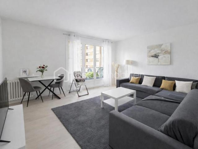 À VENDRE – Appartement avec balcon, parking et cave à La Courneuve