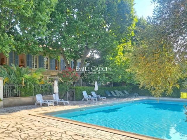 A vendre Appartement dans résidence de caractère avec parc et piscine