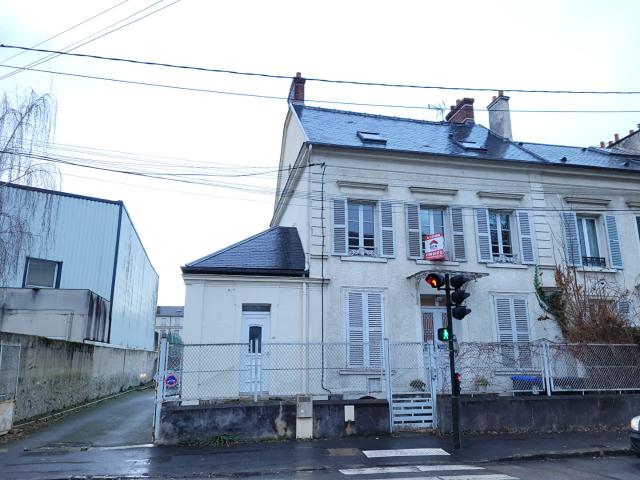 A vendre Appartement de type F1 Meaux Vendu loué 550euros cc