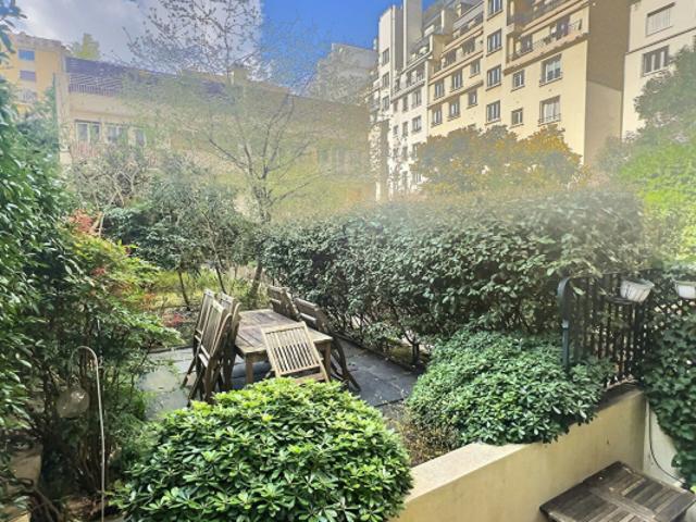 A vendre appartement de type 3 à Paris 75016 Terrasse Jardin AUTEUIL