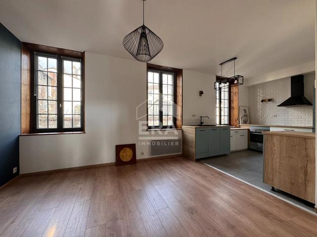 A VENDRE APPARTEMENT DE TYPE 3 DANS LE CENTRE HISTORIQUE DE PER