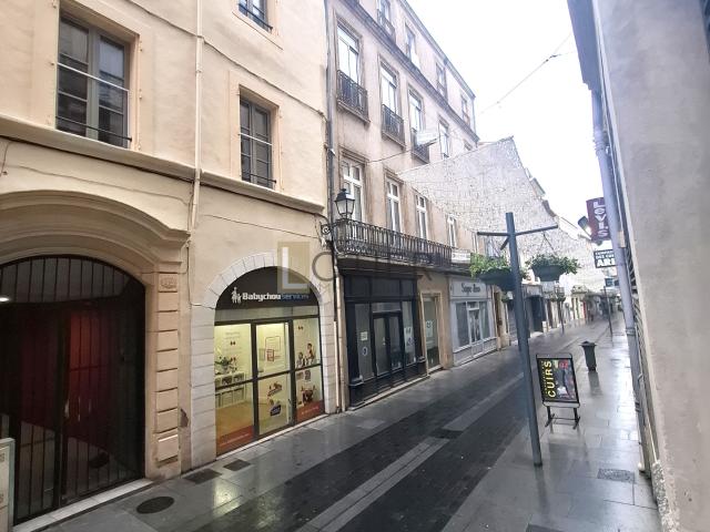 À VENDRE BEZIERS APPARTEMENT DE COUR PRIVATIVE