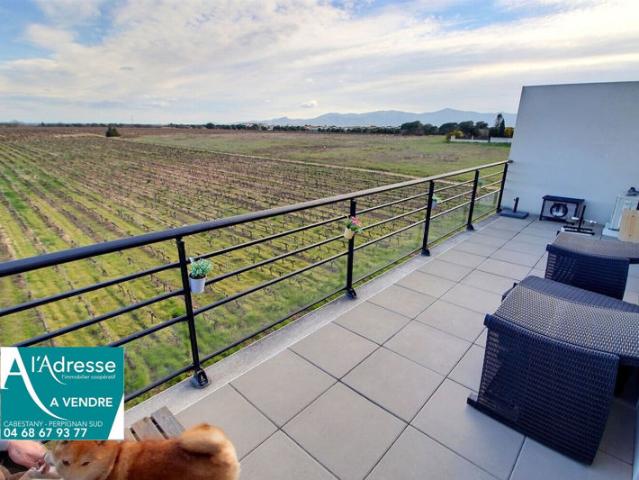 À VENDRE APPARTEMENT DE STANDING RÉSIDENCE AVEC PLACE DE PARKING ET CAVE