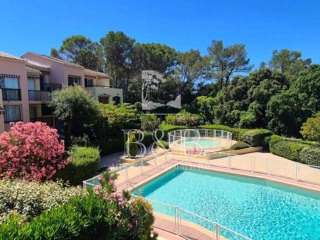 A vendre Appartement en bordure de golf résidence avec pisci