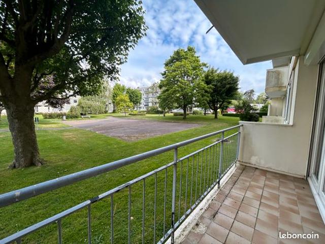 A vendre appartement F5 MONT SAINT AIGNAN, rez de chaussée avec balcon