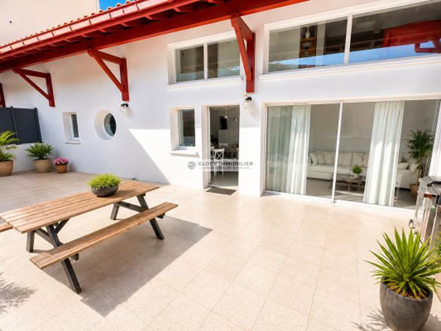 À vendre: Appartement loft T5. Biarritz, prox centre ville. terrasse. Garage double parking