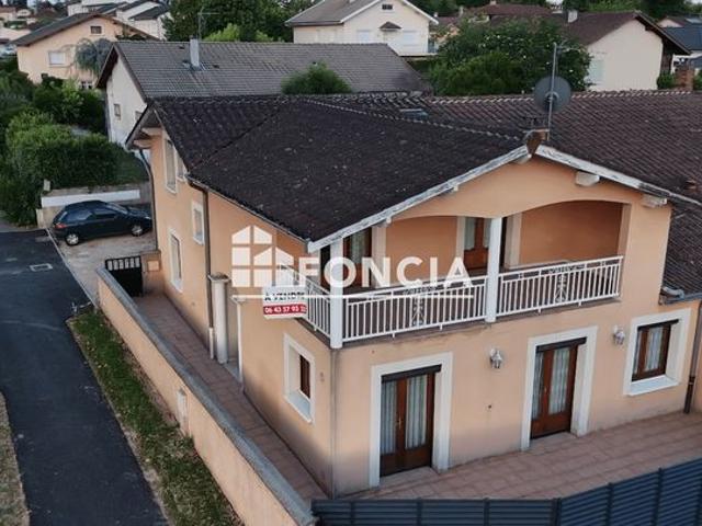 À vendre – maison de ville, ancien corps de ferme rénové – Saint Denis lès Bourg