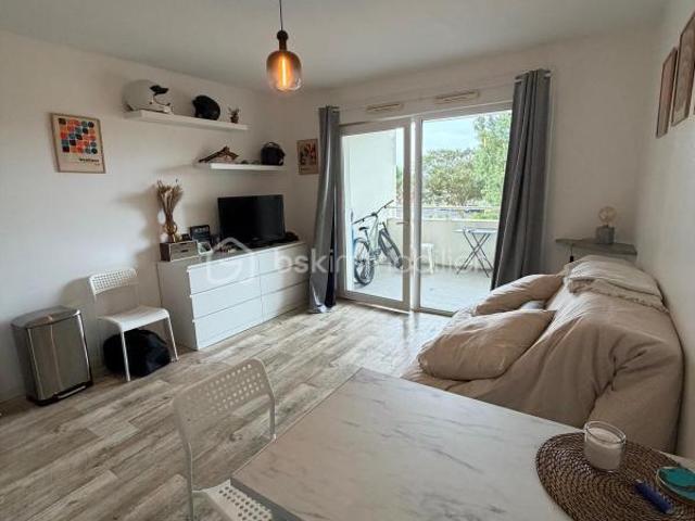 A VENDRE APPARTEMENT MEUBLÉ AVEC TERRASSE ET VUE DEGAGÉ