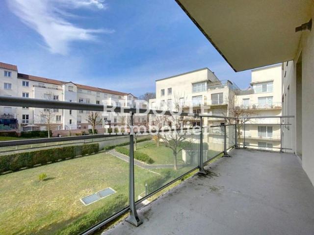 A VENDRE: APPARTEMENT PROCHE CENTRE VILLE AVEC GARAGE DOUBLE / PROCHE TINQUEUX
