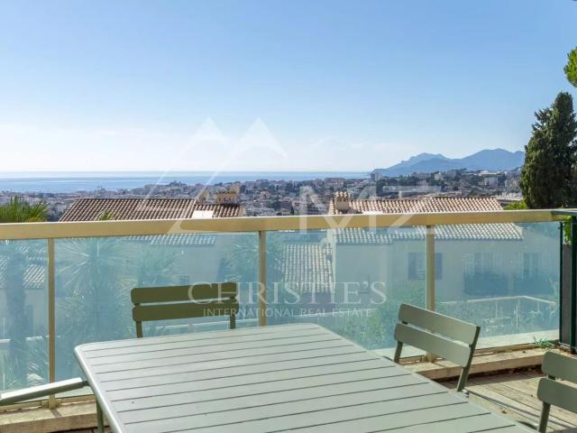 Co Exclusivité: Appartement rénové avec vue mer panoramique au Cannet résidentiel