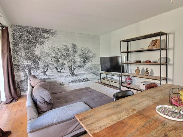 À vendre: Appartement spacieux de 5 pièces à Soisy sous Montmo