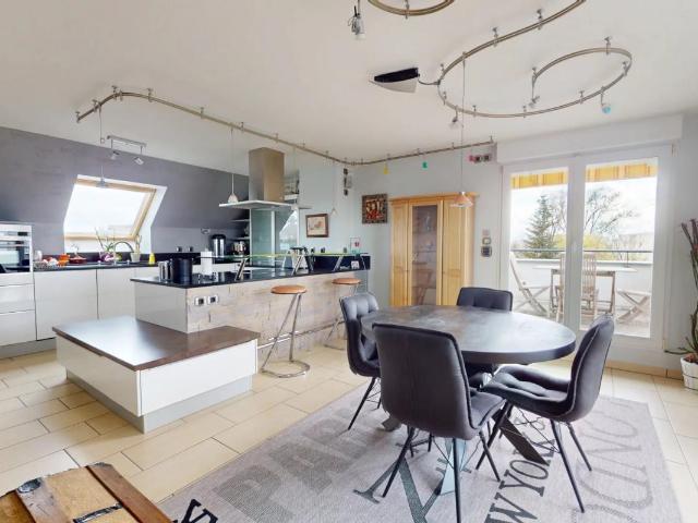 À Vendre – Attique d'exception – 3 Pièces – Strasbourg Monta. 108m² Strasbourg
