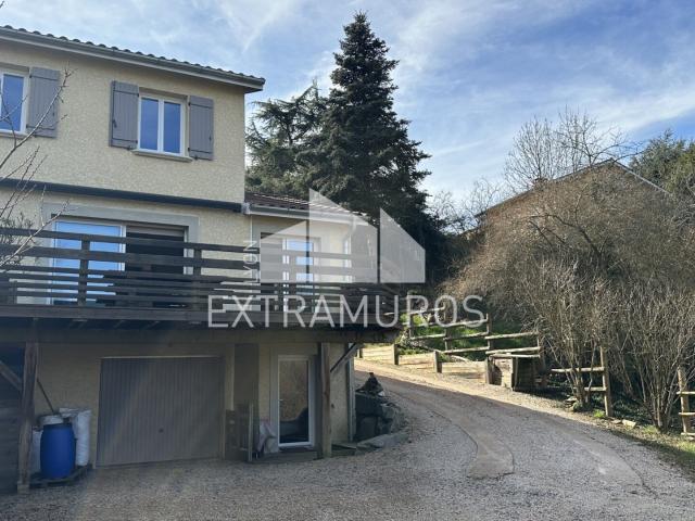 A VENDRE AU CALME A SAINT GERMAIN NUELLES AGRABLE MAISON FAMILI